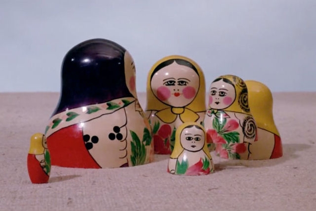 Este curta-metragem de stop-motion dá vida a bonecas russas - MDig