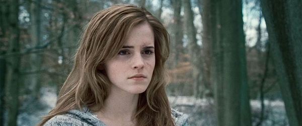 J.K. Rowling reage a vídeo parodiando Emma Watson após atriz comentar divergências sobre pessoas trans