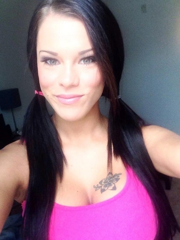 Peta Jensen (24 de Dezembro de 1990) Artista Filmow