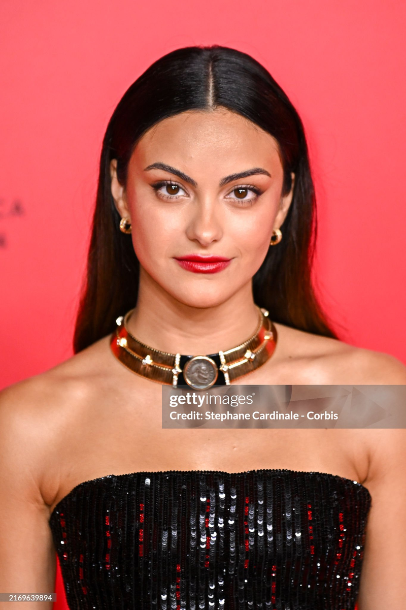 Camila Mendes - Foto 6