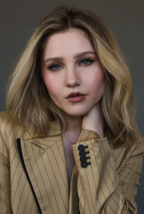 Ella Anderson - Poster 1