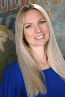 Miranda Bourke - Poster / Capa / Cartaz - Oficial 1