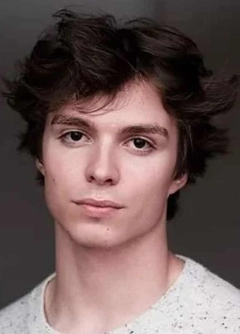 Nicholas Alexander Chavez - Foto 4