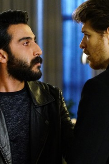 Poster de Episódio 32. Bölüm (2021)