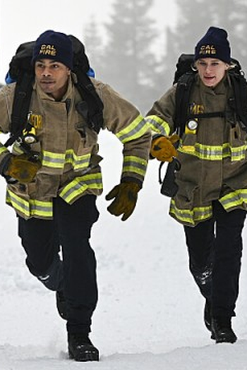 Poster de Episódio Fire and Ice (2025)