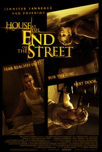 A Última Casa da Rua - Poster / Capa / Cartaz - Oficial 4