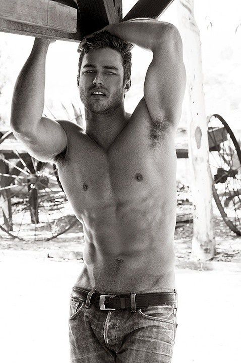 Taylor Kinney - Foto 1