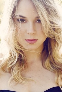 Juliana Lohmann (1 de Setembro de 1989) | Artista | Filmow