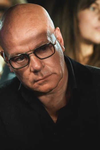 Poster de Episódio Robert (2023)