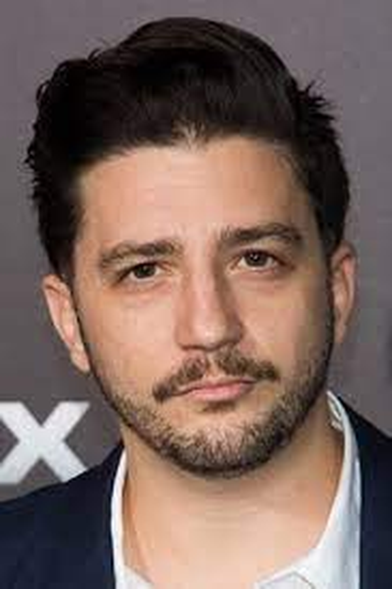 John Magaro - Foto 5