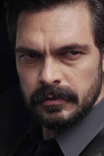Poster de Episódio 18. Bölüm (2020)