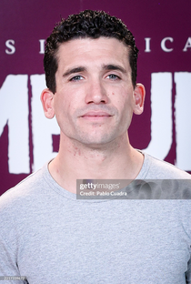 Jaime Lorente - Poster 1