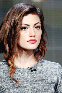 Phoebe Tonkin - Poster 3