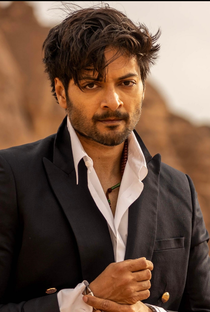 Ali Fazal - Poster 1