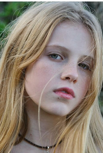 Alyla Browne - Poster / Capa / Cartaz - Oficial 2