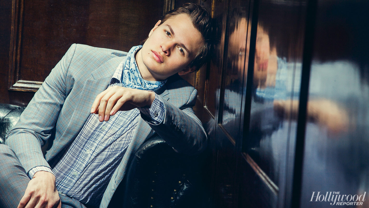Ansel Elgort - Foto 10