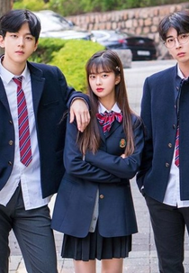 The Female Friend Among Guys (남자무리의 여사친)