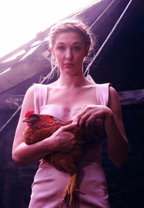 Ela e a Galinha (Elle et la Poule)