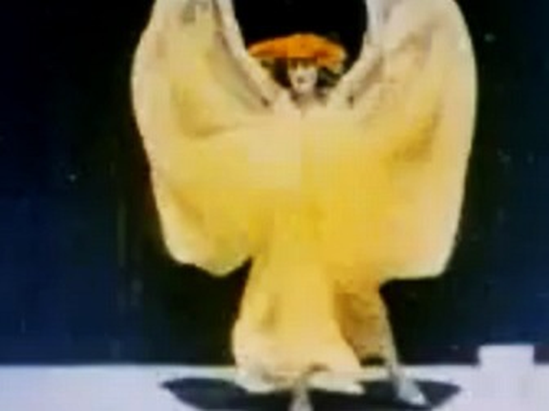 Foto 1 de Annabelle Serpentine Dance