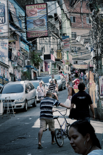  de Filme Tem Gringo no Morro (2012)