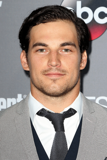 Giacomo Gianniotti - Poster 1
