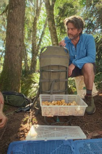 Poster de Episódio Foraging (2026)