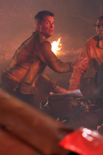 Poster de Episódio Hold the Line (2021)
