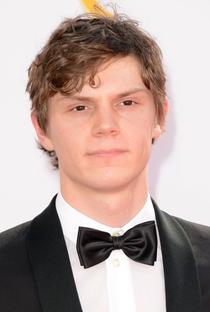 Evan Peters - Poster 3