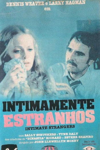 Poster de Filme Intimamente Estranhos (1977)