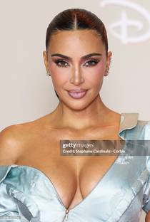 Kim Kardashian - Poster 1