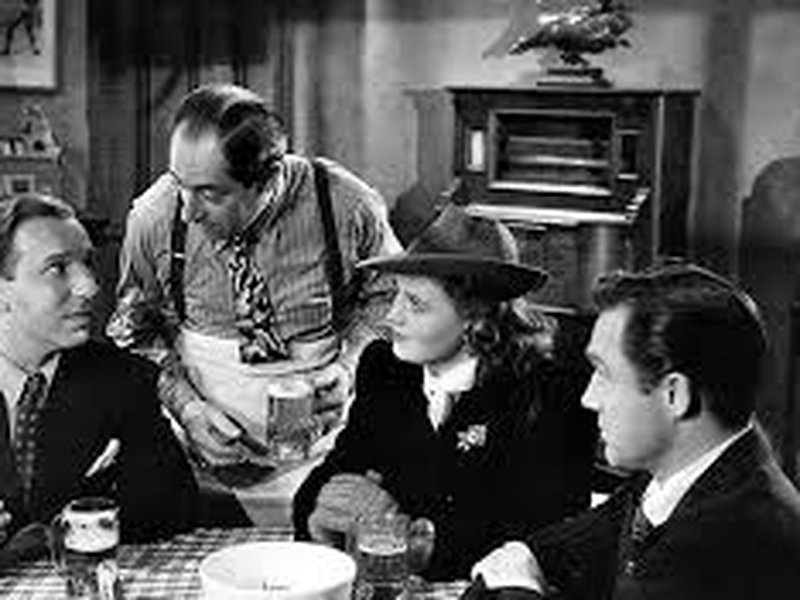 Foto 4 de Behind The News