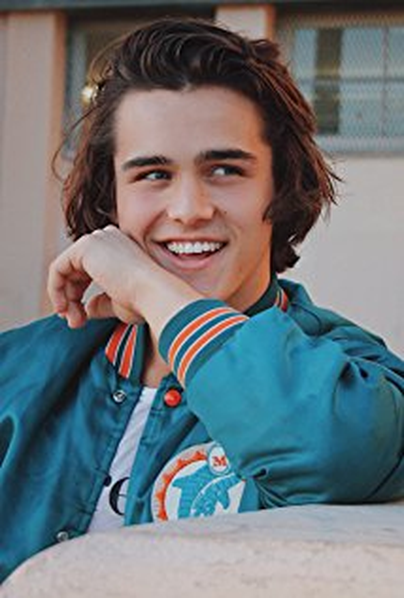 Charlie Gillespie - Foto 1