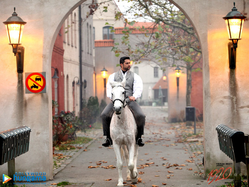 Foto 24 de 1920: Evil Returns