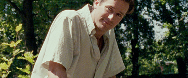 Armie Hammer se pronuncia sobre mensagens de texto sobre canibalismo