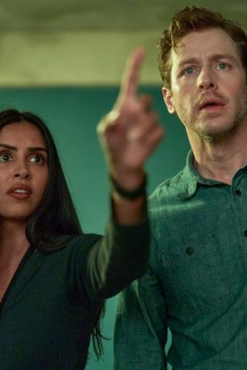 Poster de Episódio Bug Out (2023)