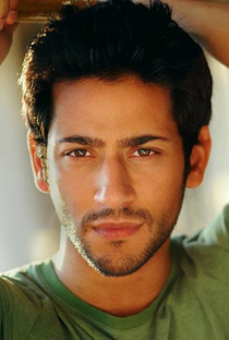 Shivam Bhaargava - Poster 1