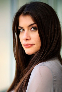 Alinne Moraes - Poster 1