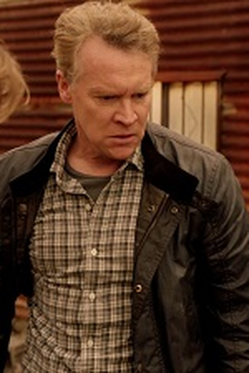 Poster de Episódio MacGyver + MacGyver (2018)