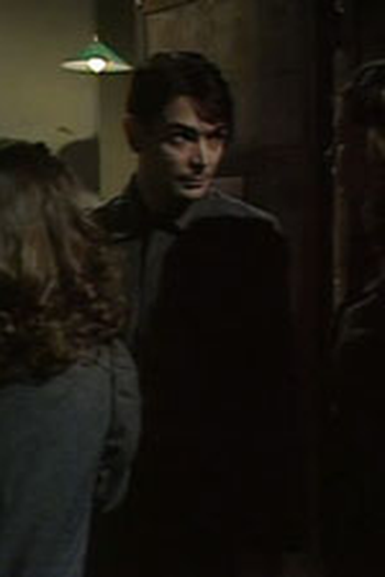 Poster de Episódio Too Near Home (1977)