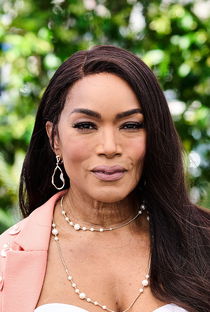 Angela Bassett - Poster 1