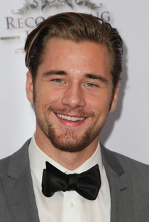 Luke Benward - Poster 1