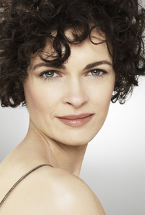 Florence Mezzara - Poster / Capa / Cartaz - Oficial 1