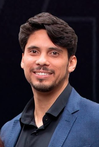 Júnior R.
