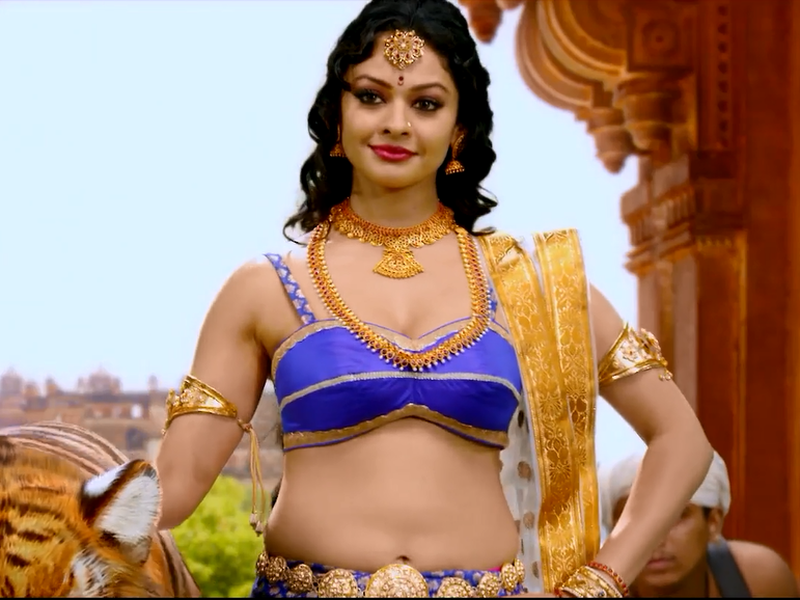 Foto 1 de Uttama Villain