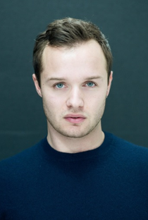 Arthur Hughes - Poster / Capa / Cartaz - Oficial 1