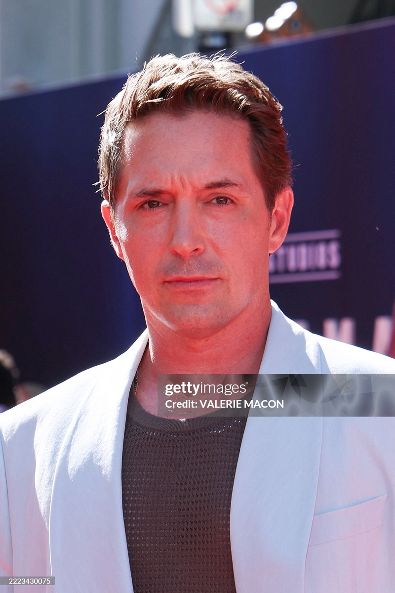 Beck Bennett - Foto 1