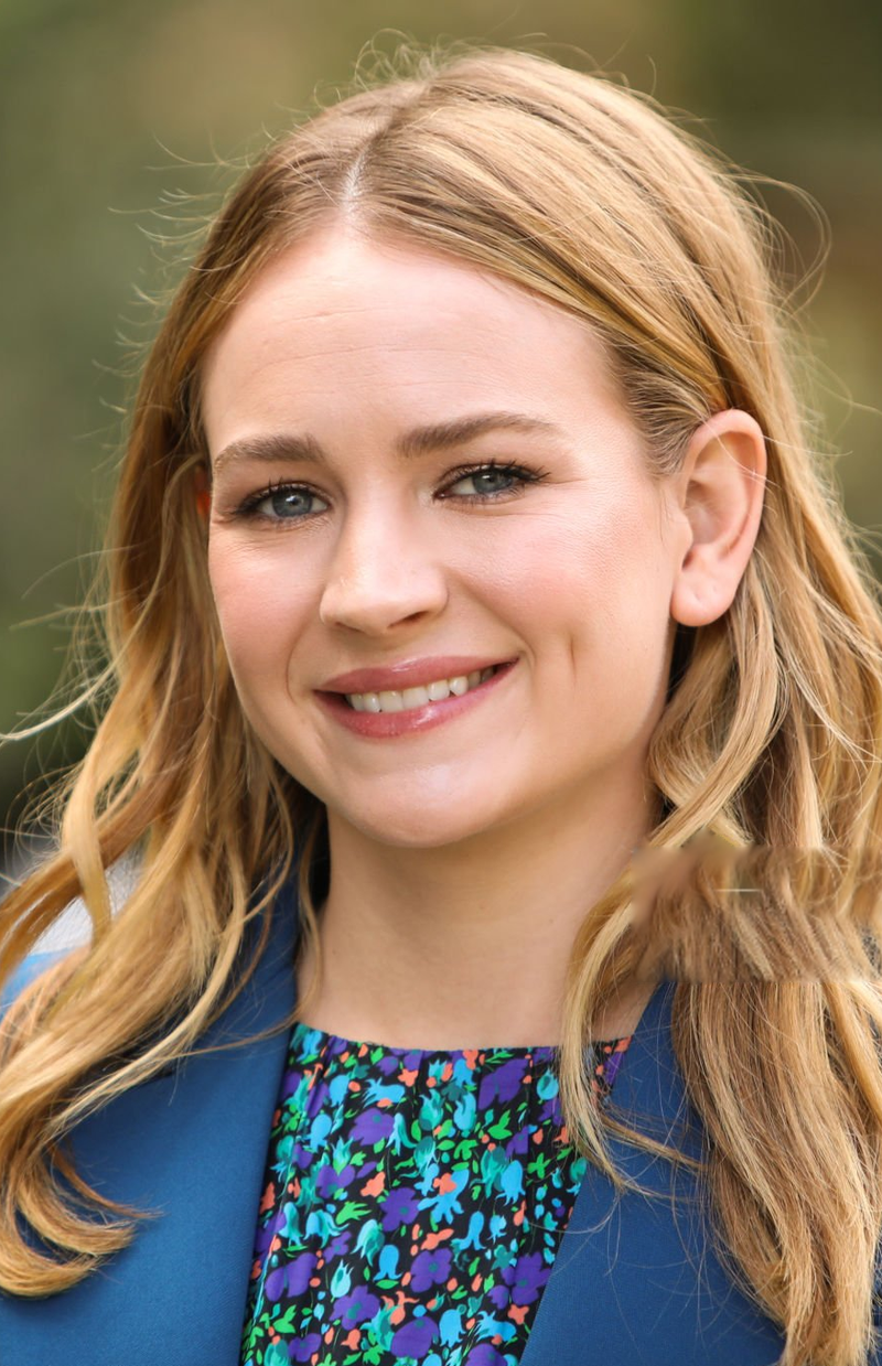 Britt Robertson - Foto 1