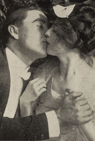 Poster 1 de Filme The Kiss (1916)