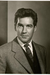 Michael Craig - Poster / Capa / Cartaz - Oficial 2