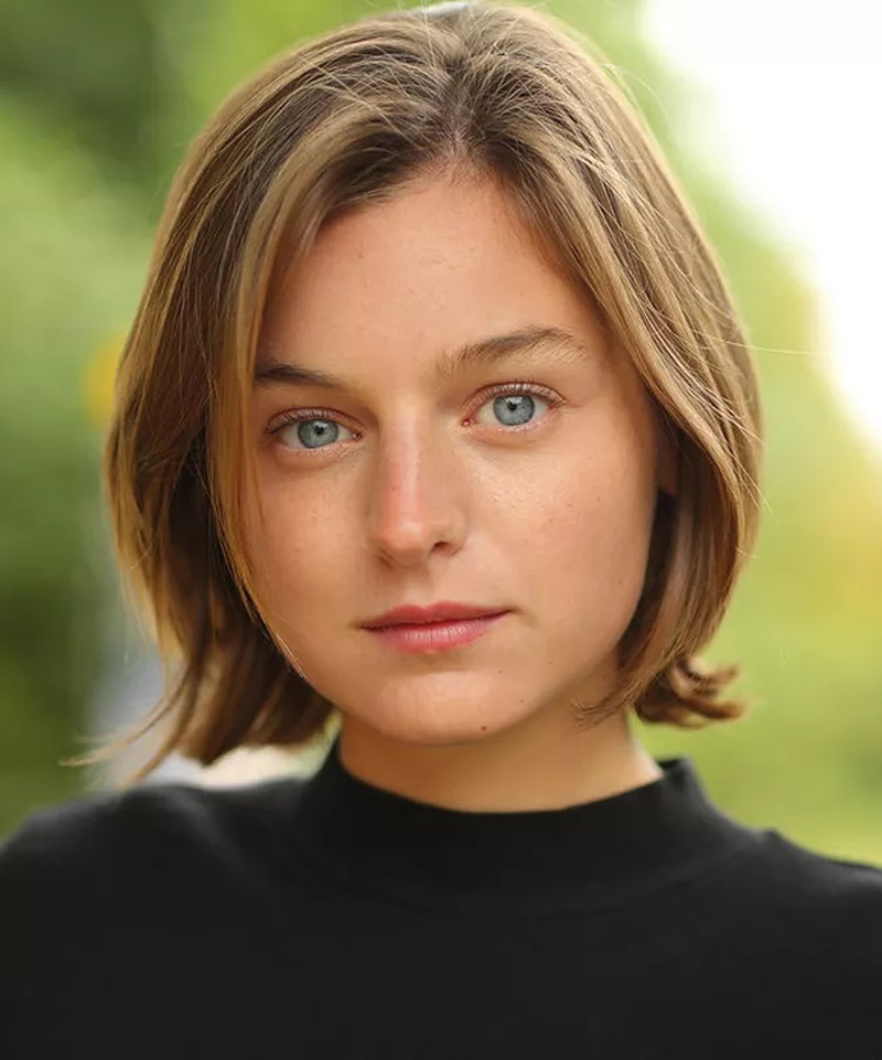 Emma Corrin - Foto 1